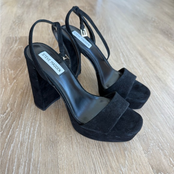 Steve Madden Lessa Block-Heel Suede Sandals - Picture 3 of 6